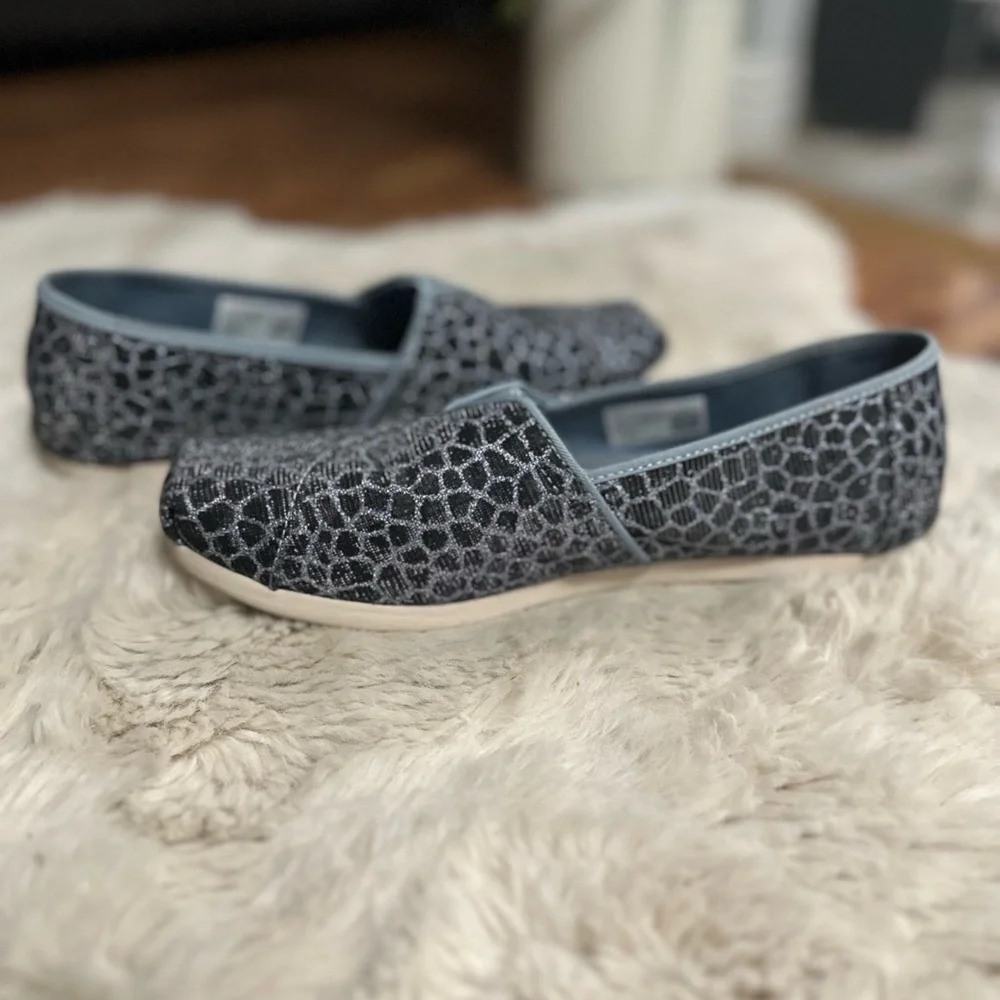Tom’s Alpargatas blue animal print shoes